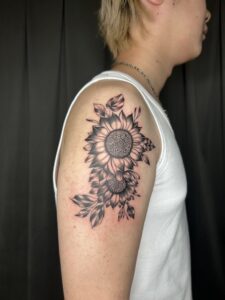向日葵のタトゥー写真