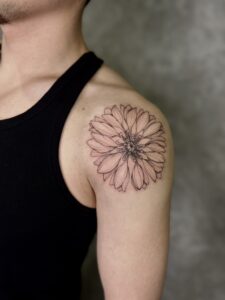 矢車菊のタトゥーの写真