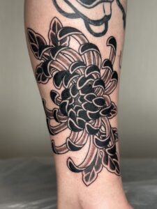 菊のタトゥー写真