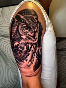 フクロウのタトゥー