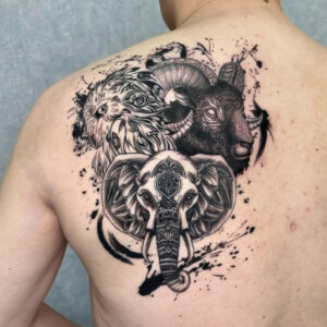 ゾウのタトゥーの写真